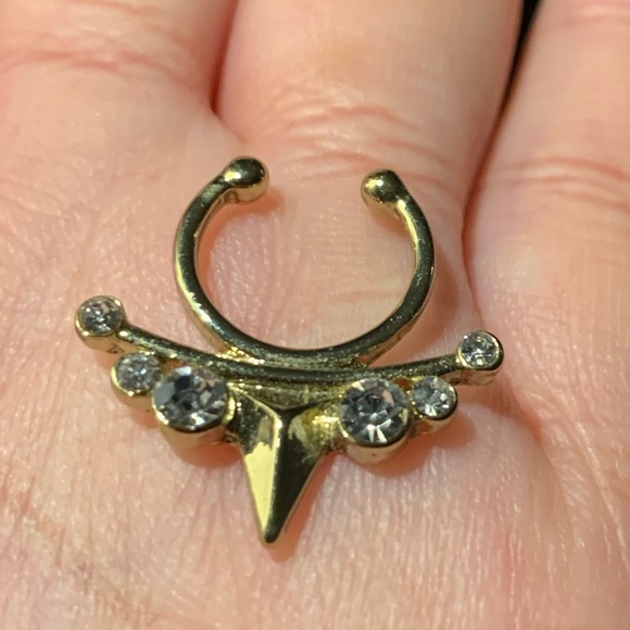 3/$10 Fake gold jewelled septum ring - Picture 2 of 3